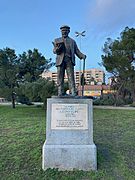 Estatua del poeta León Felipe