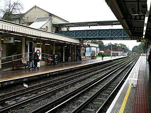Archivo:Finchley Central 01