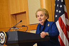 Archivo:Former Secretary of State Albright Delivers Remarks at Groundbreaking Ceremony of the U.S. Diplomacy Center (14943990640)
