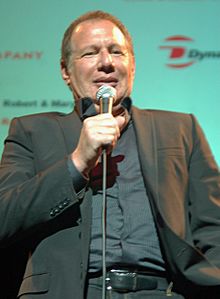 GarryShandlingApr2011.jpg