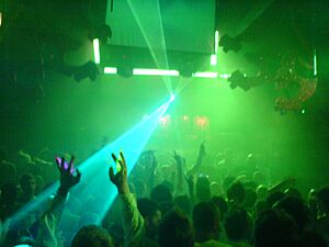 Archivo:Gatecrasher