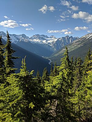 Archivo:Glacier National Park (Canada)