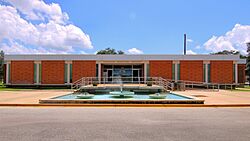 Gonzales City Hall Gonzales Texas 2025.jpg