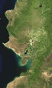 Archivo:Guayaquil Satelite Blue Marble (retocada)