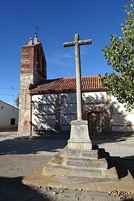 Iglesia de Santo Domingo de Guzmán, Viñegra de Moraña 02.jpg