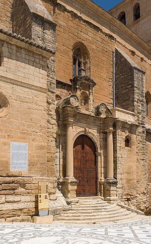 Archivo:Iglesia of the Encarnacion, entrance, Alhama de Granada, Spain
