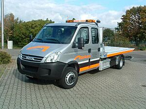 Archivo:Iveco Daily Abschleppwagen