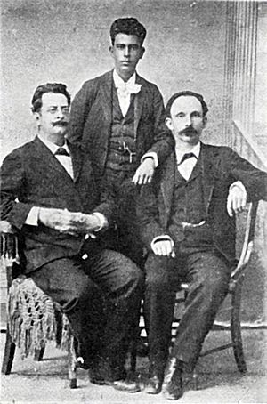 Archivo:José Martí junto a Fermín Valdés Domínguez y Panchito Gómez Toro, Key West, Estados Unidos 1894