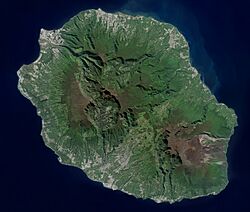 L'île de la Réunion vue par le satellite Sentinel-2 (cropped).jpg
