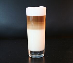 Archivo:Latte macchiato