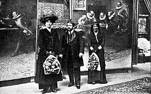 Archivo:Llaneces en su estudio con la reina Victoria Eugenia. 1915