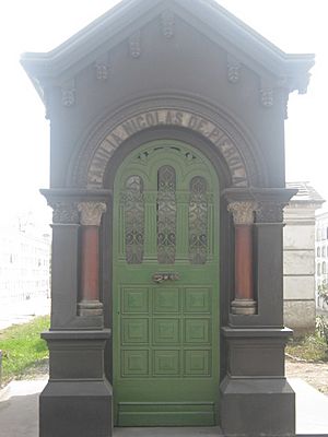 Archivo:Mausoleo Nicolas de Pierola