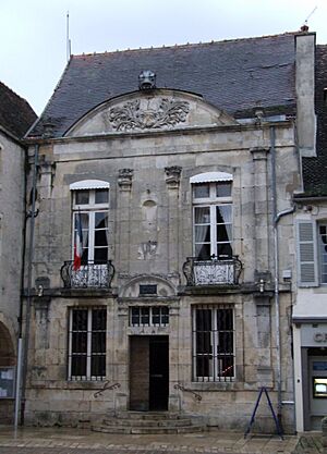 Archivo:Noyers-sur-Serein - Mairie