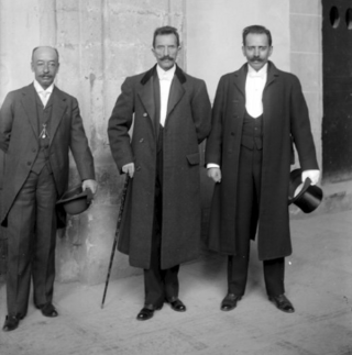 Archivo:Pino Suárez con funcionarios en el Ministerio de Educación y Bellas Artes