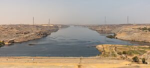 Archivo:Presa de Asuán, Egipto, 2022-04-01, DD 72