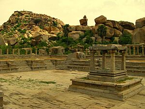 Archivo:Public Bath, Hampi, Vijayanagara, Karnataka, India (2008)