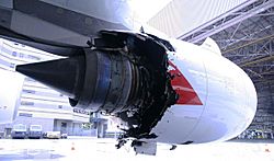Archivo:Qantas Flight 32 engine damage - 4 Nov 2010