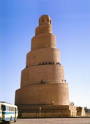 Archivo:Samara spiralovity minaret rijen1973