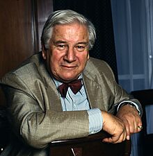 Sir Peter Ustinov Allan Warren.jpg