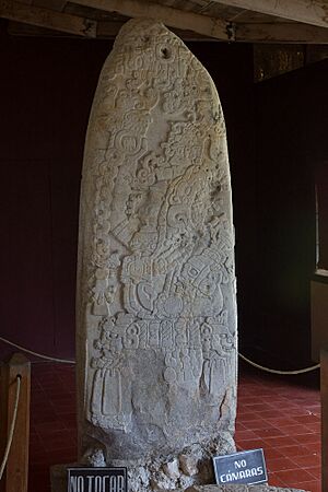 Archivo:Tikal Stela 31