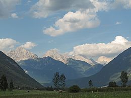 Archivo:Tussen Tarrenz en Strad, panorama foto2 2012-08-14 17.34