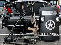 Archivo:United States Marshals Service Tools