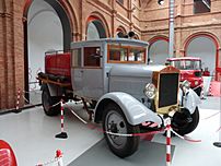 Archivo:Zaragoza - Museo Bomberos - Camión autotanque Fiat (1929) (07)