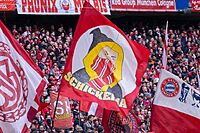Archivo:2019-03-09 Fußball, Männer, 1. Bundesliga, FC Bayern München - VfL Wolfsburg StP 2570 by Stepro