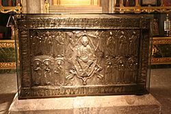 Archivo:Arca santa de Oviedo