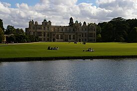 Archivo:Audley End House from the west - geograph.org.uk - 5562337