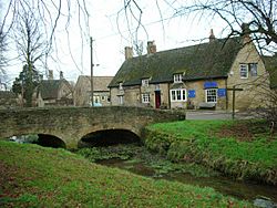 Barnwell Brook and the Montagu Arms - geograph.org.uk - 108382.jpg