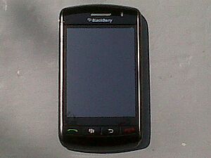 Archivo:Blackberry Storm (2)
