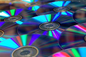 Archivo:Blank Recordable DVD-R Discs underside shallow focus
