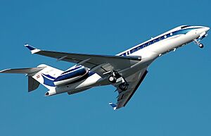 Archivo:Bombardier.global5000.oe-inc.arp