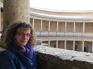 Archivo:Carolina Molina en el Palacio de Carlos V de la Alhambra