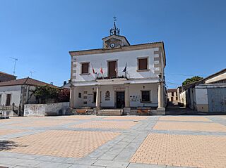 Casa consistorial de Almeida de Sayago 02.jpg