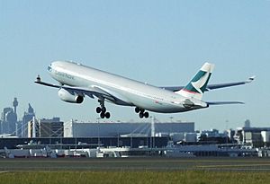Archivo:Cathay Pacific A330-300 B-LAE SYD 06-08
