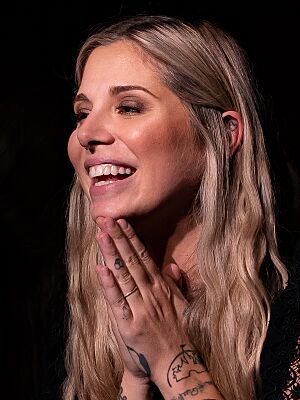 Christina Perri @ Hotel Cafe 07 15 2022 (52301451638) (cropped).jpg