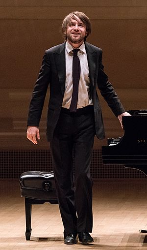 Archivo:Daniil Trifonov at Carnegie Hall 2017