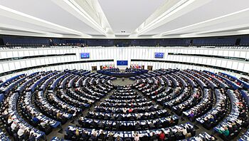 Archivo:European Parliament Strasbourg Hemicycle - Diliff