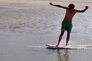 Archivo:Flatland skimboarding at Ameland