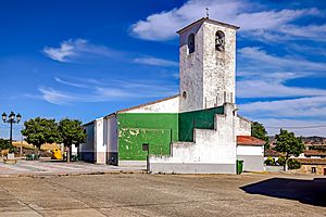 Archivo:Frontón e Iglesia de San Antonio de Padua en La Tala