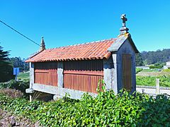 Iglesia de Adina, Sanxenxo (hórreo)