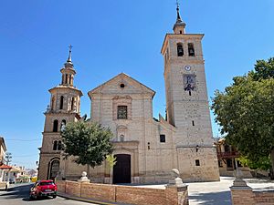 Archivo:Iglesia de San Pedro Apostol - Olias del Rey