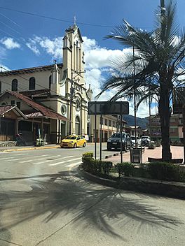 Archivo:Iglesia de la parroquia San Joaquín