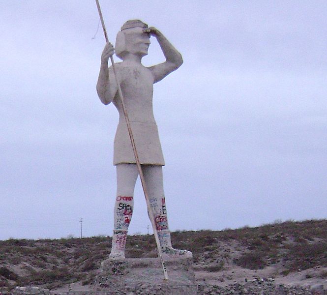 Indio Comahue Cropped