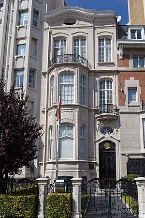 Archivo:Ixelles - Ambassade du Tadjikistan 20190908-02