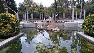 Archivo:Jardines de Cecilio Rodríguez (16 de noviembre de 2014, Madrid) 15
