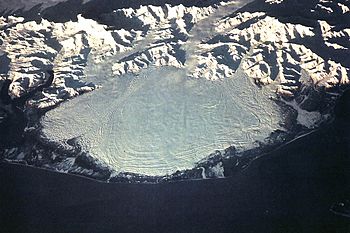 Archivo:Malaspina Glacier from space