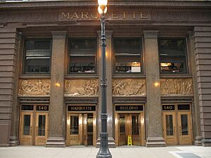 Archivo:Marquette Building exterior entry detail - Chicago Illinois